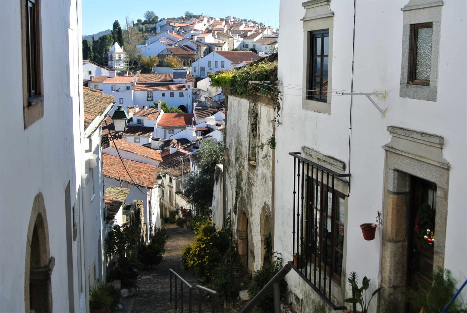 【ポルトガル カステロ・デ・ヴィデ】マルヴァンに行く前にちょっと寄り道 カステロ・デ・ヴィデを歩く|オレンジの屋根